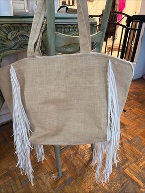 Natural Fringe Tote Bag in Beige and White